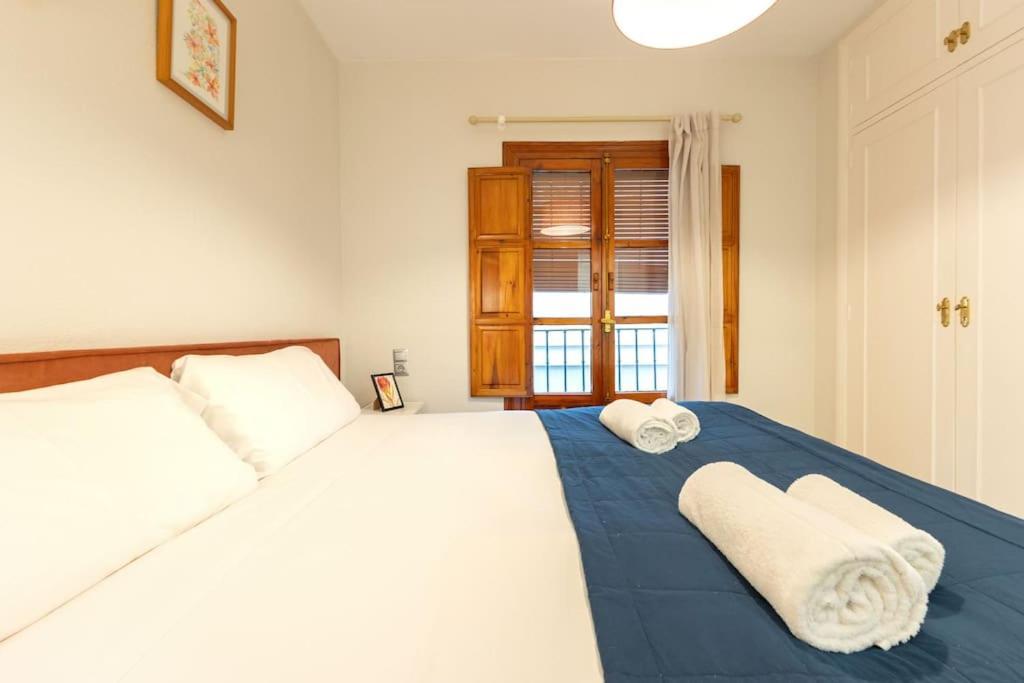 Pajaritos Center Suite By Valcambre Seville Luaran gambar