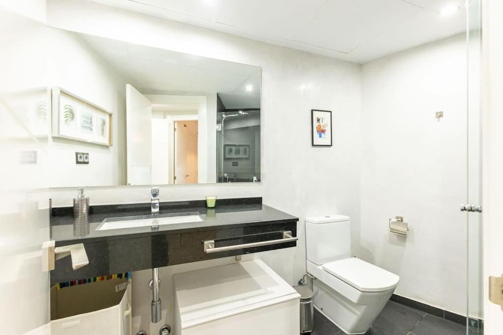 Pajaritos Center Suite By Valcambre Seville Luaran gambar